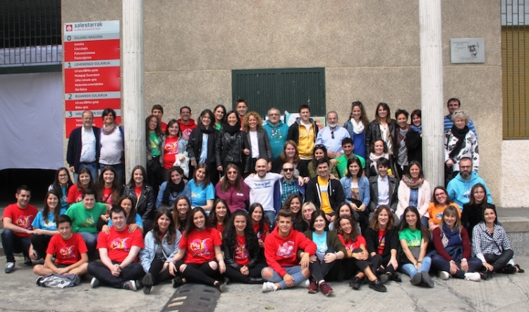 Encuentro de monitores de hoy y ayer en el 30 aniversario de Alai-Batza