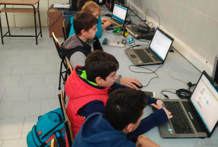 ROBOTIKA ESKOLAZ KANPOKO EKINTZA  Extraescolar de robótica en Salesianos Urnieta