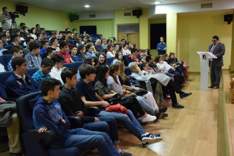 El Colegio Salesiano realiza la mesa redonda “Proyectando nuestro futuro”