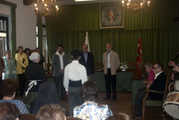 Homenaje Institucional de Urnieta a la Congregación Salesiana