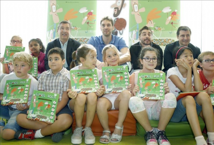 Los hermanos Gasol y los Roca presentan un libro editado por edebé