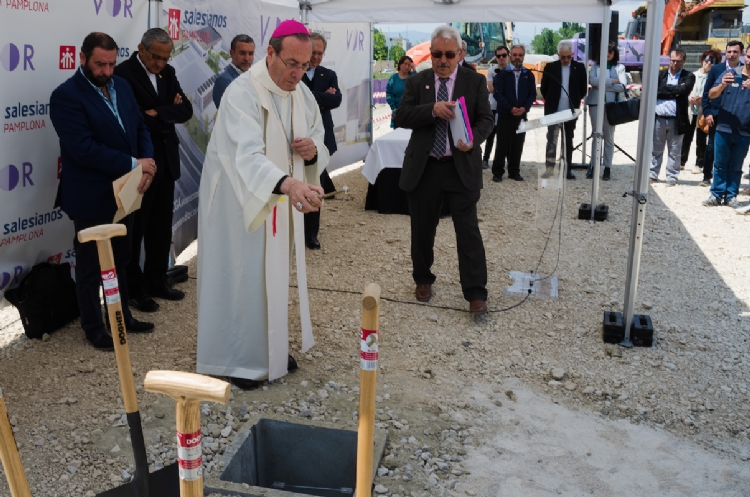 Primera Piedra del nuevo centro de Salesianos Pamplona en Sarriguren