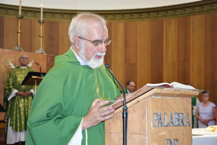 Cariñosa despedida e ilusionada bienvenida en Estrecho