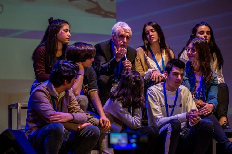 El obispo de Tui Vigo  a los jóvenes en el encuentro “Dónde SON”