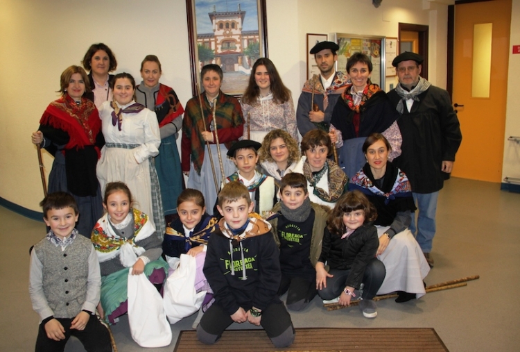 Santa Águeda, tradición en Salesianos Azkoitia