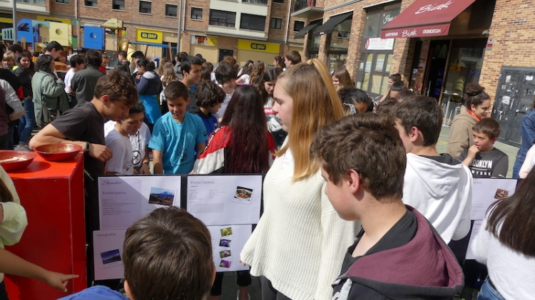 En Urnieta, celebrando el día mundial de la diversidad cultural