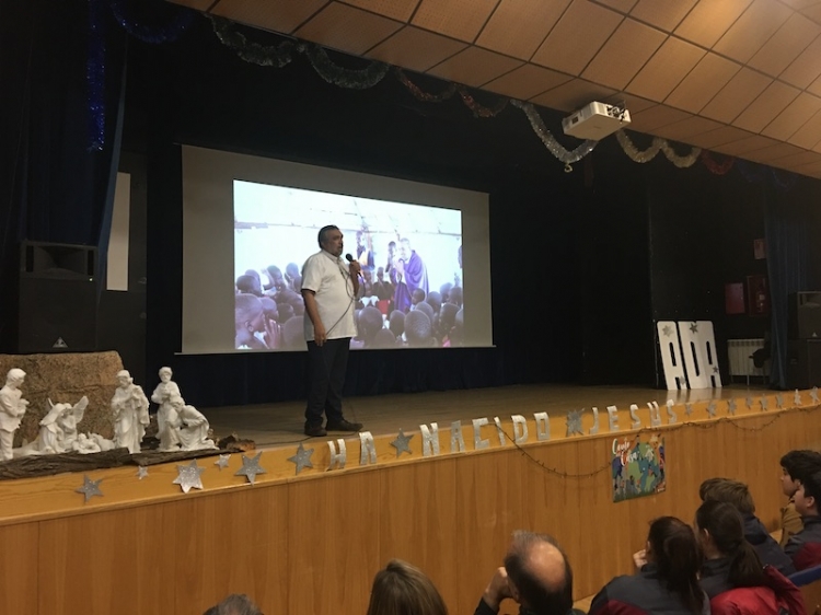 El misionero, Padre Ubaldino con “Palabeck” en Ciudad de los Muchachos