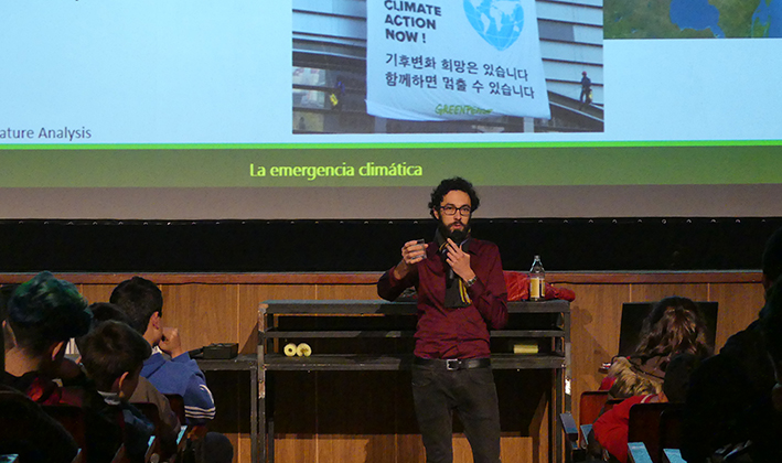 Charla de voluntarios de Greenpeace sobre el cambio climático