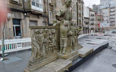 La escultura de San Juan Bosco vuelve a su calle de Vigo